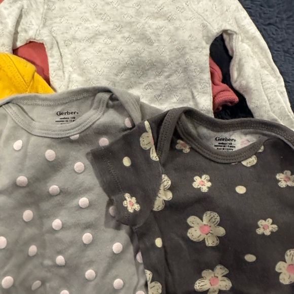 Newborn onesies - Picture 2 of 4